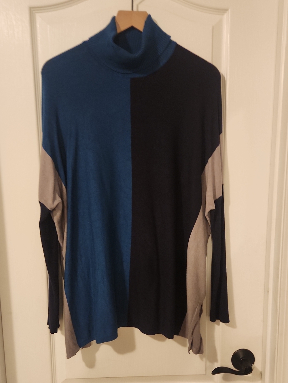 Women's Colorblock Turtleneck Sweater - Blue, Black & Gray